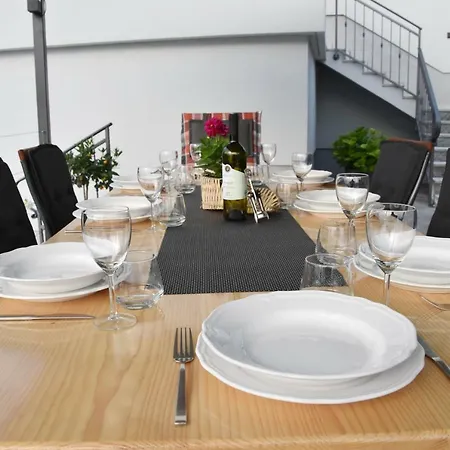 Leta - Luxury In A Oasis With Heated Swimming Pool, Fitness Center And Summer Kitchen - Kvarner Villa Hreljin