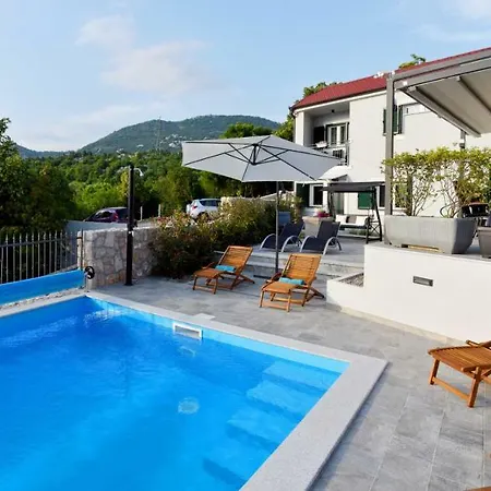Villa Leta - Luxury In A Oasis With Heated Swimming Pool, Fitness Center And Summer Kitchen - Kvarner *
