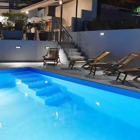 Villa Leta - Luxury In A Oasis With Heated Swimming Pool, Fitness Center And Summer Kitchen - Kvarner