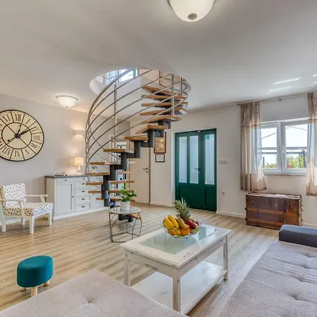 Leta - Luxury In A Oasis With Heated Swimming Pool, Fitness Center And Summer Kitchen - Kvarner
