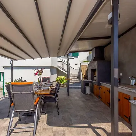 Leta - Luxury In A Oasis With Heated Swimming Pool, Fitness Center And Summer Kitchen - Kvarner