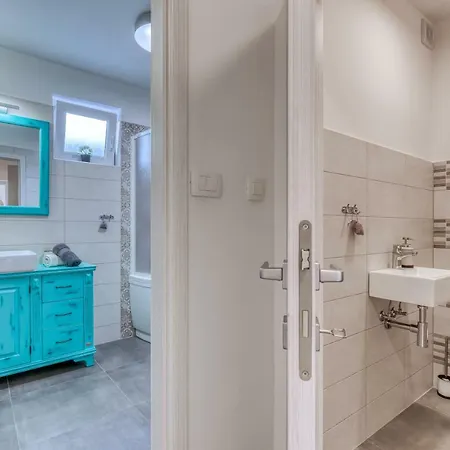 Leta - Luxury In A Oasis With Heated Swimming Pool, Fitness Center And Summer Kitchen - Kvarner