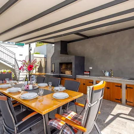 Villa Leta - Luxury In A Oasis With Heated Swimming Pool, Fitness Center And Summer Kitchen - Kvarner