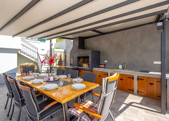 Villa Leta - Luxury In A Oasis With Heated Swimming Pool, Fitness Center And Summer Kitchen - Kvarner