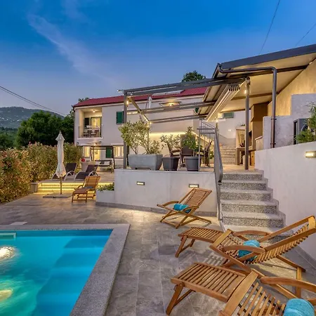 Leta - Luxury In A Oasis With Heated Swimming Pool, Fitness Center And Summer Kitchen - Kvarner Hreljin