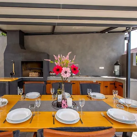 Leta - Luxury In A Oasis With Heated Swimming Pool, Fitness Center And Summer Kitchen - Kvarner Villa Hreljin
