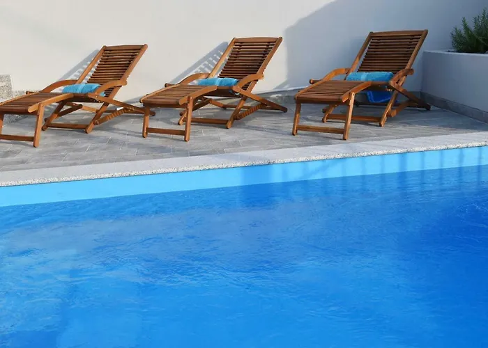 Villa Leta - Luxury In A Oasis With Heated Swimming Pool, Fitness Center And Summer Kitchen - Kvarner
